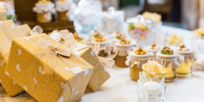 Splashing Out on a Wedding Gift – How Much Should You Spend?